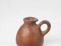 Ame Ker 204  Ame Ker 204, Peru, südlicher zentraler Andenraum, Inka, Später Horizont, Inka, ca. 1440-1532 n. Chr.,  Flasche, Krug, aisana puchuela, Miniaturgefäß, Ton, H 4,5 cm, Dm 4,5 cm : Museumsfoto: Claus Cordes, Bestandskatalog Ethnologie